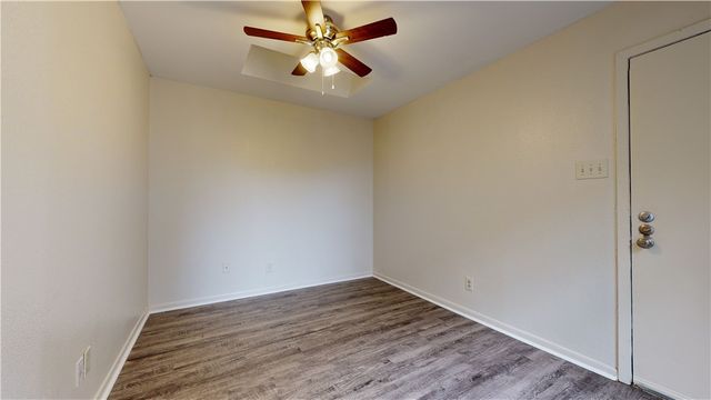 725 Peppertree Drive 23, Bryan, TX 77801