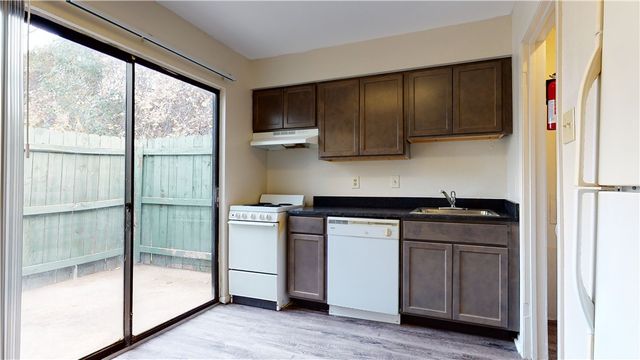 725 Peppertree Drive 23, Bryan, TX 77801