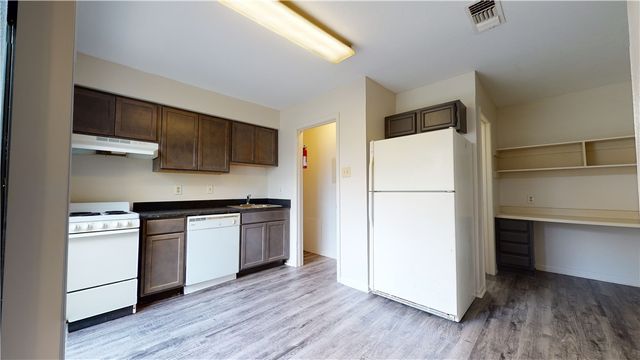 725 Peppertree Drive 23, Bryan, TX 77801