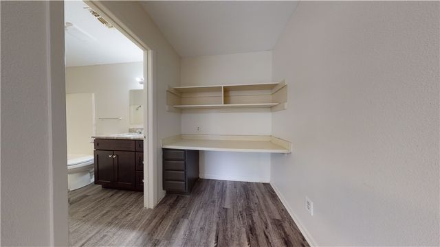 725 Peppertree Drive 23, Bryan, TX 77801