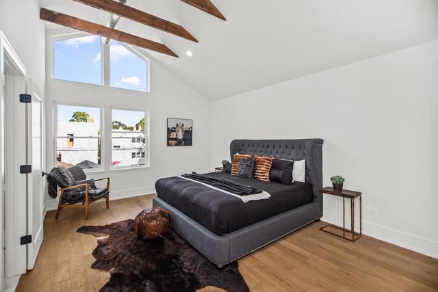 3430 W Lyndale Street, Chicago, IL 60647