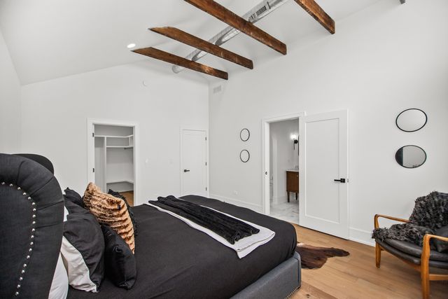 3430 W Lyndale Street, Chicago, IL 60647