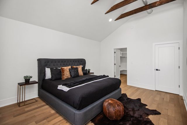 3430 W Lyndale Street, Chicago, IL 60647