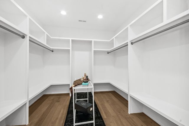 3430 W Lyndale Street, Chicago, IL 60647