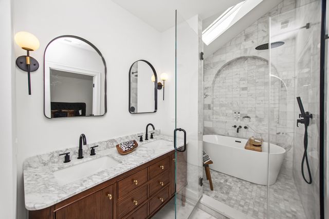 3430 W Lyndale Street, Chicago, IL 60647