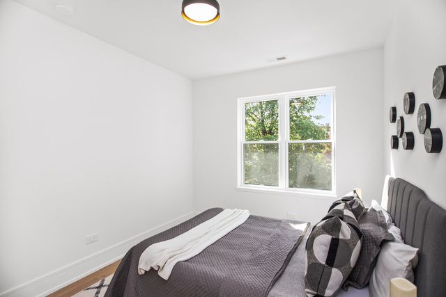 3430 W Lyndale Street, Chicago, IL 60647