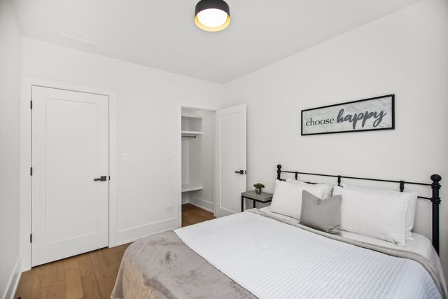 3430 W Lyndale Street, Chicago, IL 60647