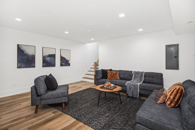 3430 W Lyndale Street, Chicago, IL 60647