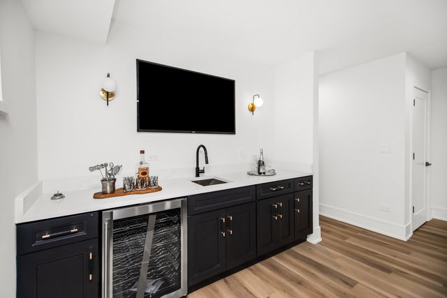 3430 W Lyndale Street, Chicago, IL 60647