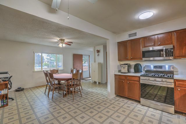 4506 W GLEN Drive SW, Albuquerque, NM 87105