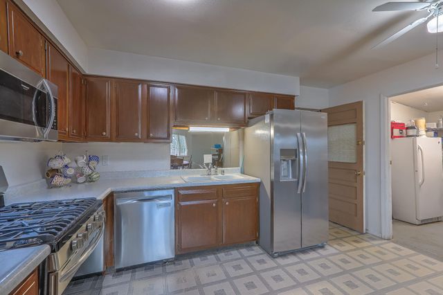 4506 W GLEN Drive SW, Albuquerque, NM 87105