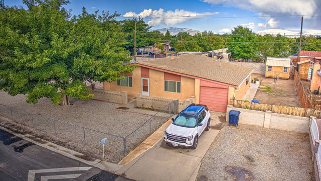 4506 W GLEN Drive SW, Albuquerque, NM 87105