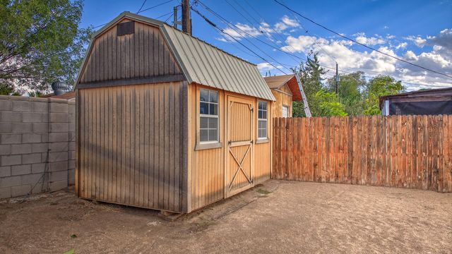 4506 W GLEN Drive SW, Albuquerque, NM 87105