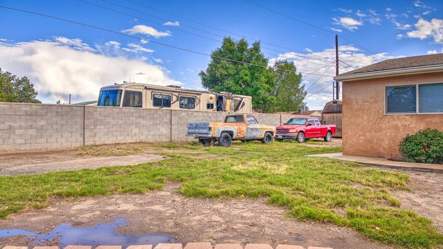 4506 W GLEN Drive SW, Albuquerque, NM 87105