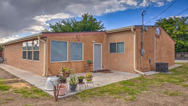 4506 W GLEN Drive SW, Albuquerque, NM 87105