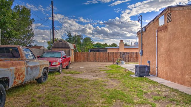 4506 W GLEN Drive SW, Albuquerque, NM 87105