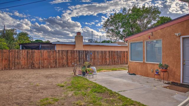 4506 W GLEN Drive SW, Albuquerque, NM 87105