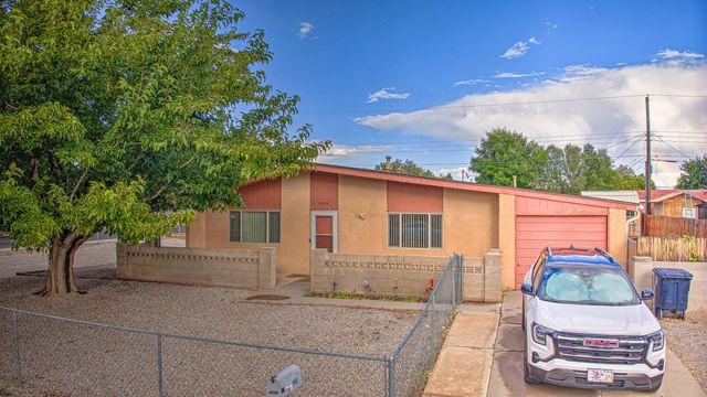 4506 W GLEN Drive SW, Albuquerque, NM 87105