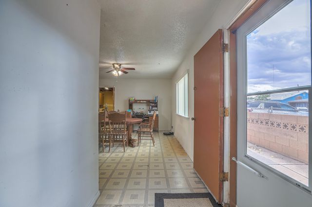 4506 W GLEN Drive SW, Albuquerque, NM 87105