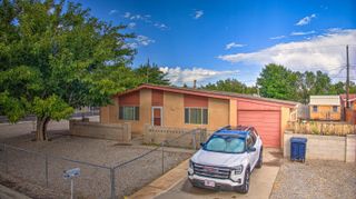 4506 W GLEN Drive SW, Albuquerque, NM 87105