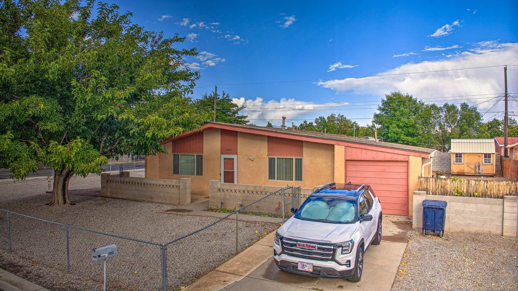 4506 W GLEN Drive SW, Albuquerque, NM 87105