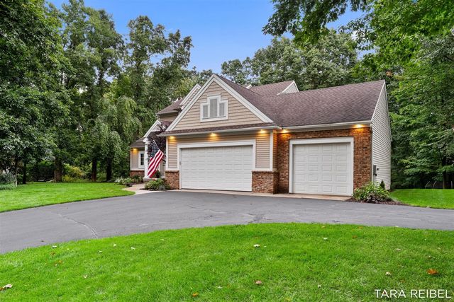 4320 Trail East Drive, Ada, MI 49301