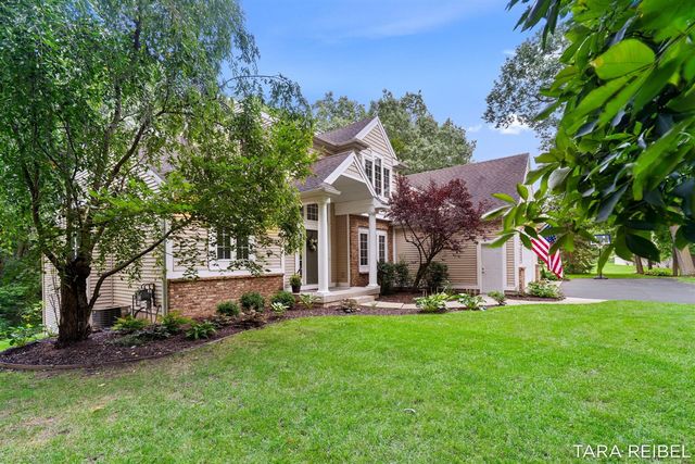 4320 Trail East Drive, Ada, MI 49301