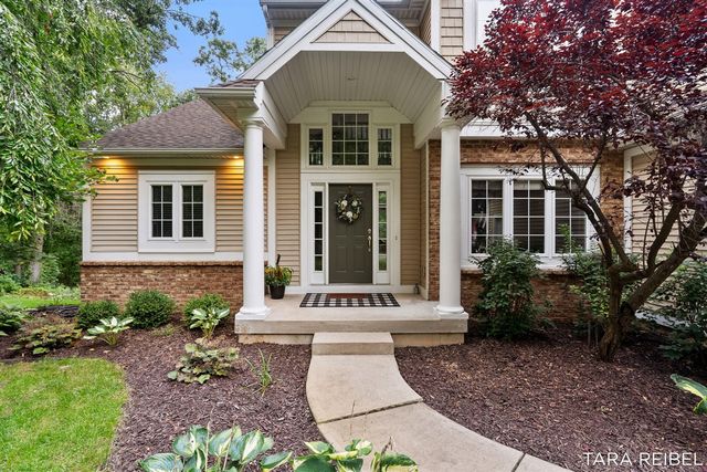 4320 Trail East Drive, Ada, MI 49301