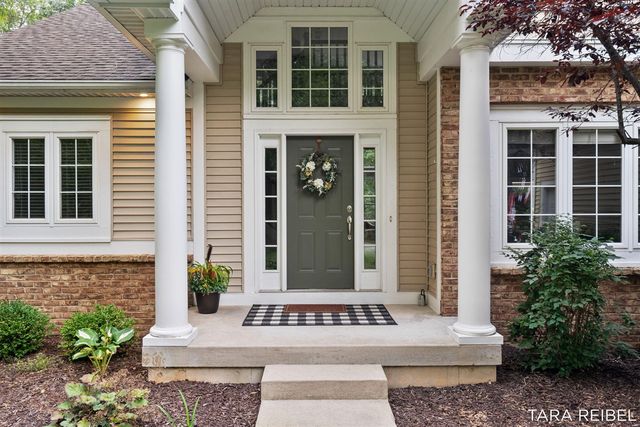 4320 Trail East Drive, Ada, MI 49301