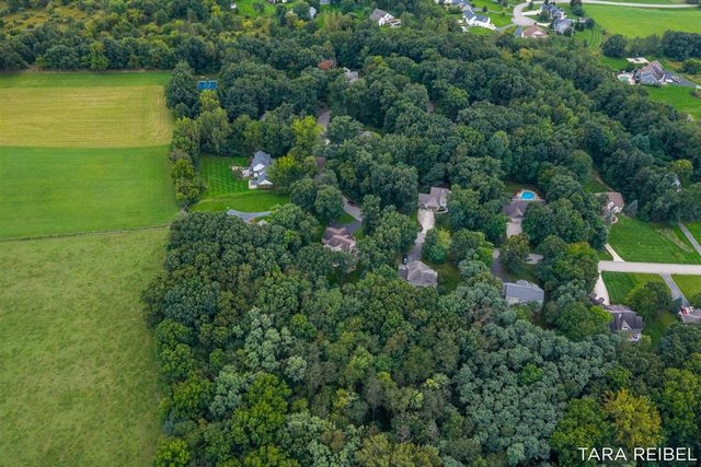 4320 Trail East Drive, Ada, MI 49301