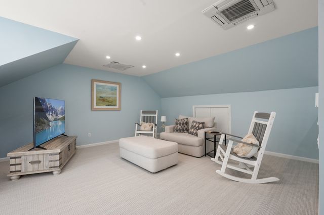 803 Foxwood Circle 803, Peabody, MA 01960