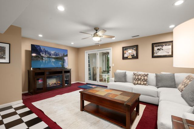 803 Foxwood Circle 803, Peabody, MA 01960