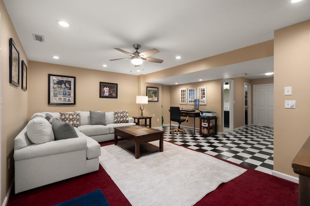 803 Foxwood Circle 803, Peabody, MA 01960