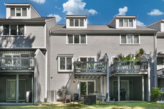 803 Foxwood Circle 803, Peabody, MA 01960