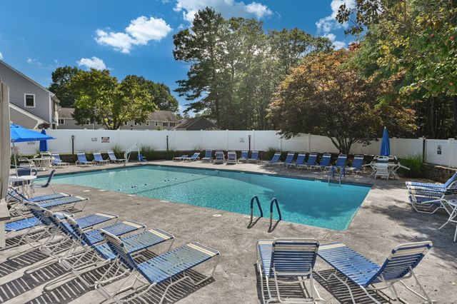 803 Foxwood Circle 803, Peabody, MA 01960