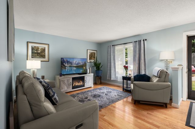 803 Foxwood Circle 803, Peabody, MA 01960