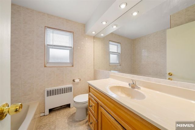 1259A Inwood Terrace 59A, Fort Lee, NJ 07024