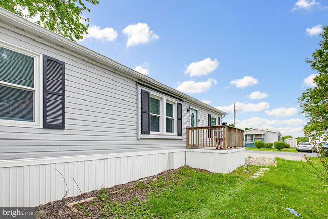 225 LONGWOOD CT W, Lancaster, PA 17603