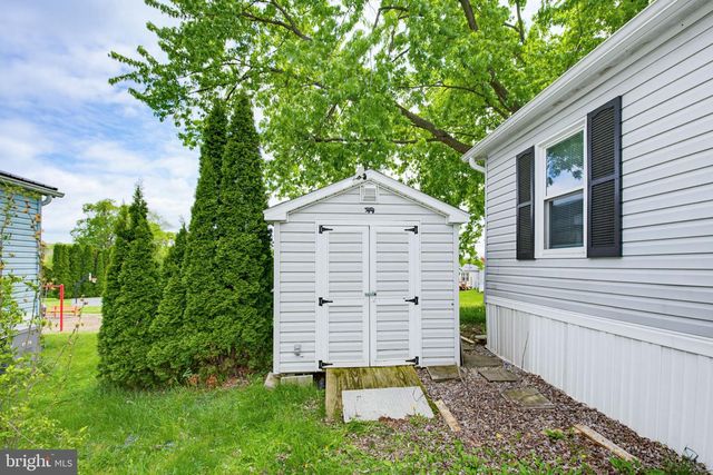 225 LONGWOOD CT W, Lancaster, PA 17603