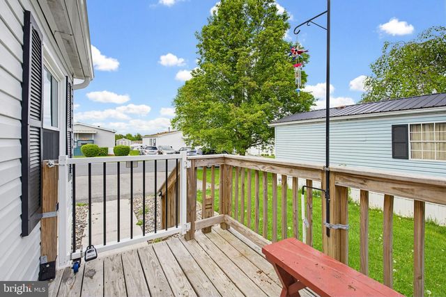 225 LONGWOOD CT W, Lancaster, PA 17603