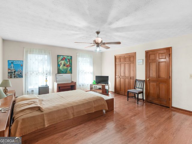 5262 East Shore Drive SW, Conyers, GA 30094