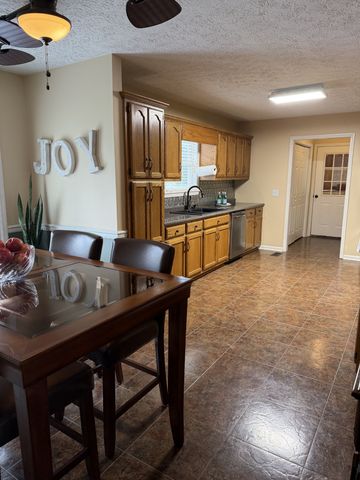 67 Eldon Dr, Manchester, TN 37355