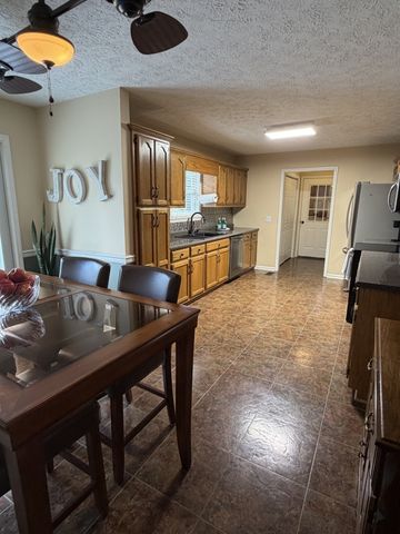 67 Eldon Dr, Manchester, TN 37355