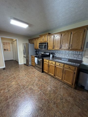 67 Eldon Dr, Manchester, TN 37355