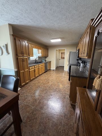 67 Eldon Dr, Manchester, TN 37355