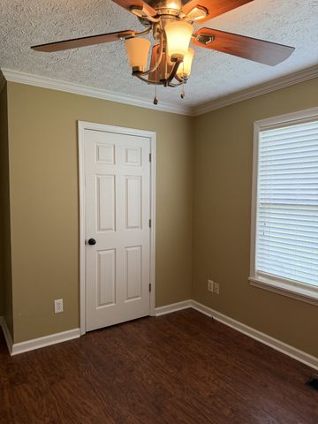 67 Eldon Dr, Manchester, TN 37355