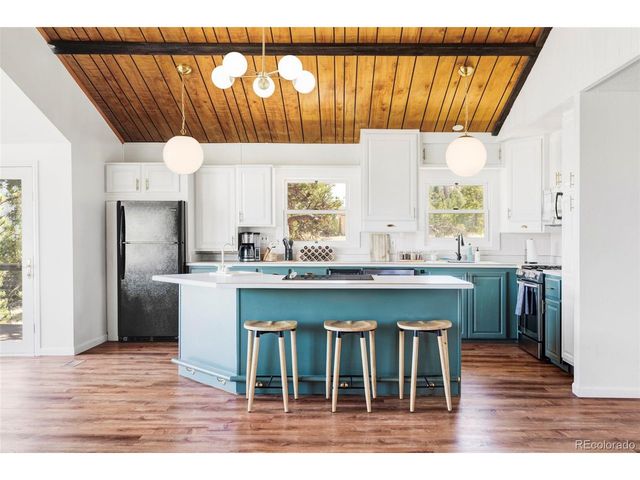 280 Highland Meadows Dr, Florissant, CO 80816