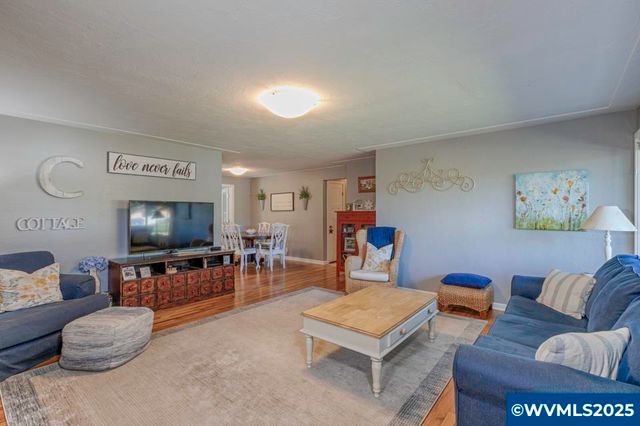 3867 cavalier Dr S, Salem, OR 97302