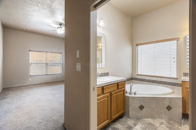 2028 Mountaineer Drive SE, Albuquerque, NM 87123