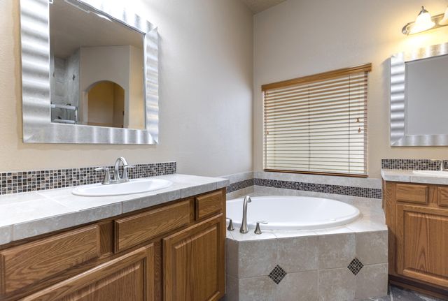 2028 Mountaineer Drive SE, Albuquerque, NM 87123